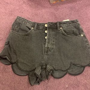 Scallop edged jean shorts